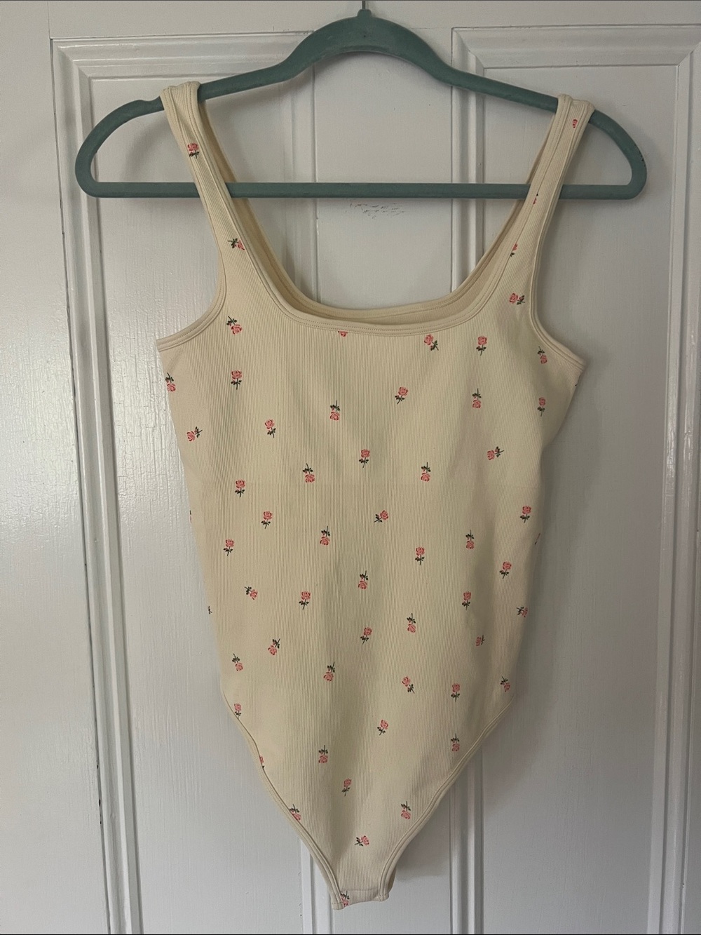 OQQ Large Cream Floral Scoop-Front Bodysuit - Women’s
